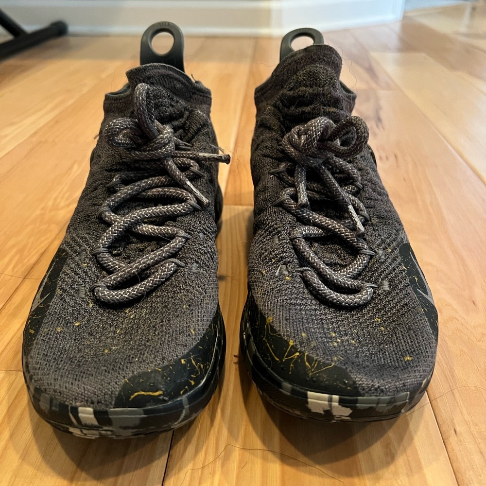KDs basketball shoe